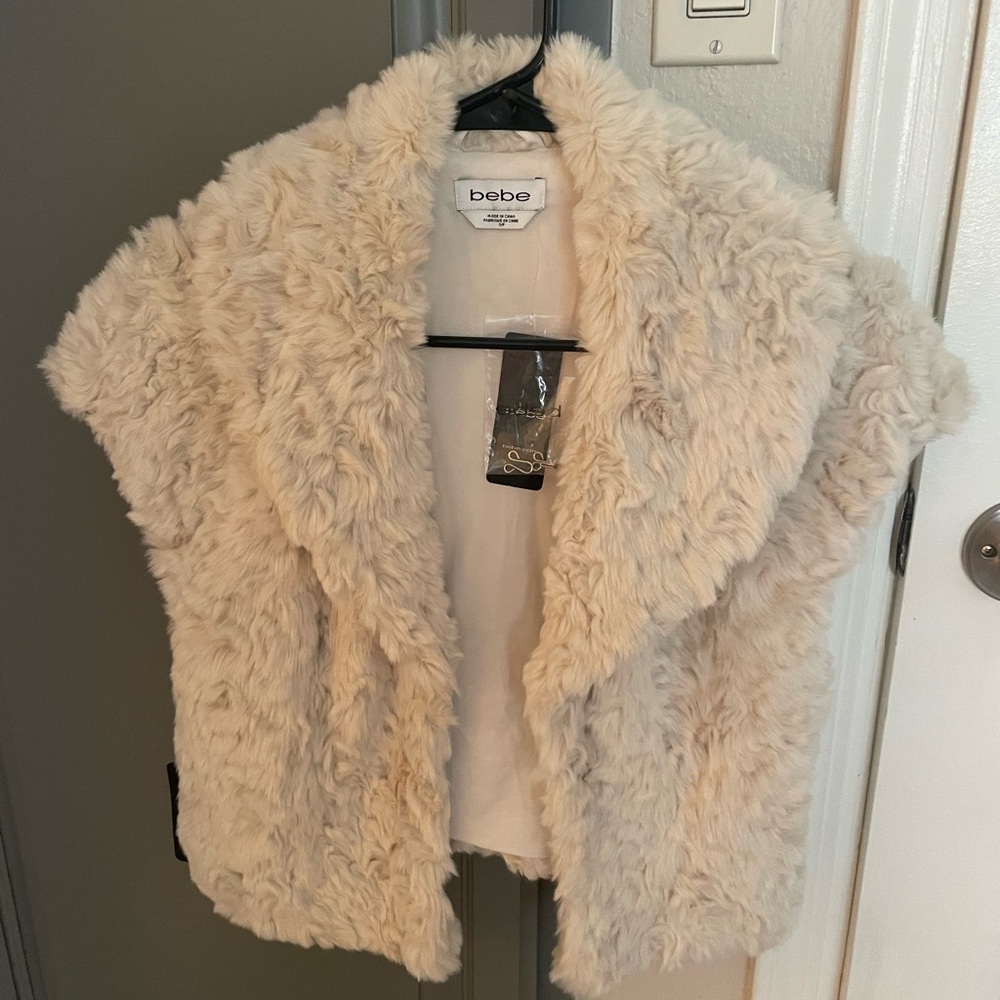 Brand new! Bebe Faux Fur vest - small